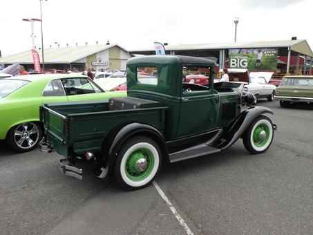 dk green truck